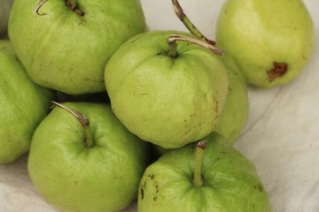 Guava fruit is delicious in the market