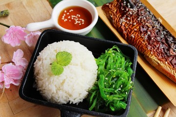 Saba fish rice with sauce and seaweed