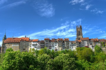 Fototapeta na wymiar Fribourg, vieille ville et cathédrale, Suisse
