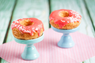 Puff cronuts with pink glaze