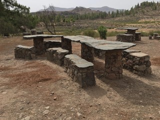 Tejeda - Embalse Cueva de las Niñas - Medieval Stone Tables and Seats - 172967434