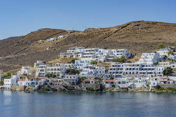 Veduta del piccolo villaggio di Livadi nell'isola di Serifos, Grecia