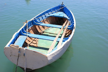 Fototapeta na wymiar Fischerboot im Fischerdorf Marsaxlokk auf Malta