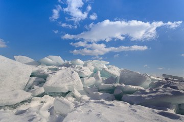 Fototapeta na wymiar Winter landscape with ice