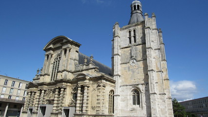 Fototapeta na wymiar cathédrale Notre-Dame de Grâce, Le Havre