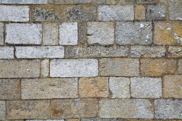  Natursteinmauer aus behauenen Steinen