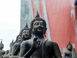 Fototapeta na wymiar Bouddha au Temple Gangaramaya Colombo - Sri Lanka