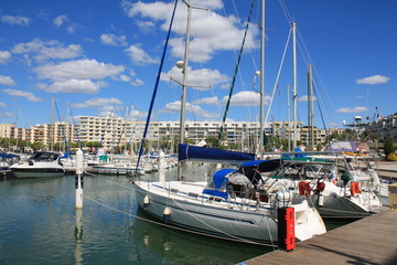 Obraz premium Port de plaisance de Carnon , station balnéaire dans le sud de la France