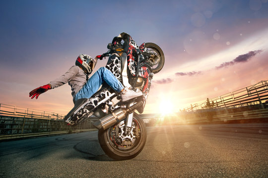 Motorcycle Tricks" Images – Browse 130 Stock Photos, Vectors, and Video |  Adobe Stock
