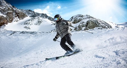 Fototapeta na wymiar skier and winter time 