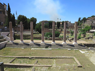 Fototapeta premium 19.06.2017, Rome, italy: Beautiful view of Ruins of famous Roman Forum