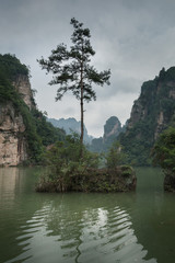 Fototapeta na wymiar Baofeng Lake