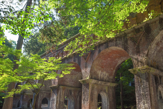 南禅寺水路閣」の写真素材 | 1,474件の無料イラスト画像 | Adobe