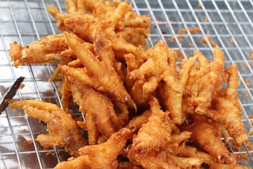 Fried chicken feet is delicious in the market