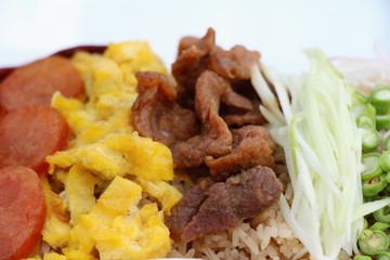 Fried rice with shrimp paste is delicious