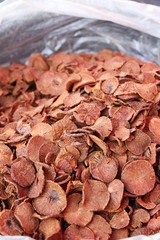 Dried betel parm