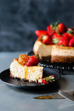 Honey cheesecake topped with strawberries
