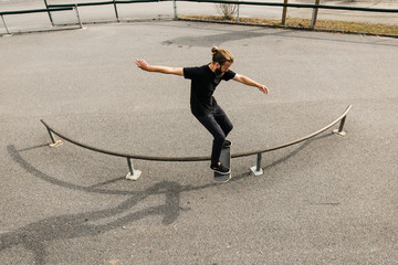 Man board-sliding rail