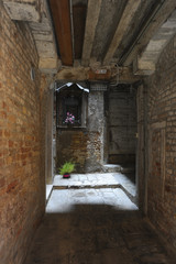 Fototapeta na wymiar The inner courtyard in the ancient Venice, Italy