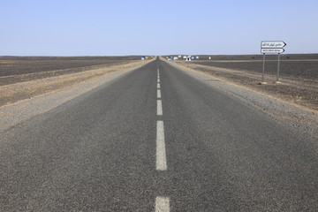 メルズーガの道