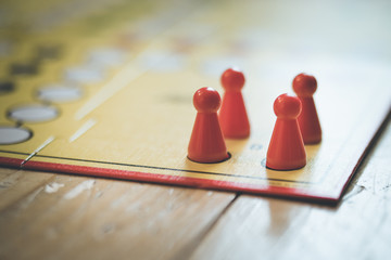 Spielfiguren, Mensch ärgere dich nicht