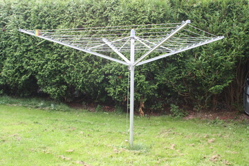 Wäschespinne im Garten
