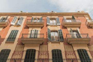 Fototapeta na wymiar Fassade eines mediterranen Hauses in Palma auf Mallorca