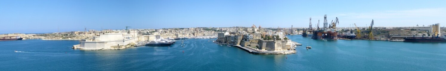 Fototapeta na wymiar Art and arhcitecture of Valletta, Malta
