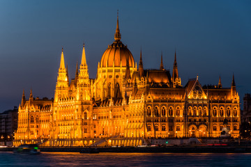 Fototapeta na wymiar Parliament building in Budapest night view