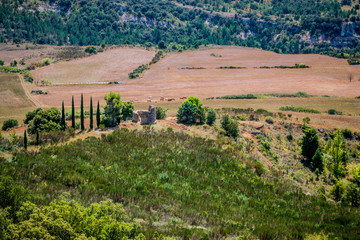 Vue sur la campagne du haut du village de Rennes le Château