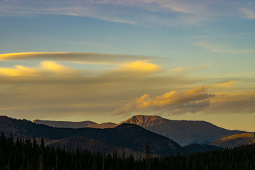 Fototapeta na wymiar Sunset over the Rockies