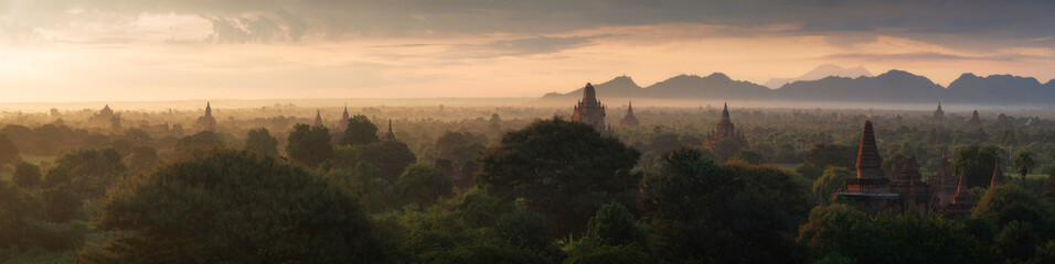 Buddhist temples of Bagan at sunrise, Myanmar - obrazy, fototapety, plakaty