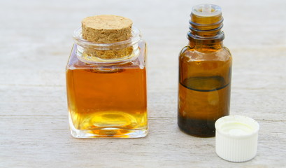 flacons d'huiles essentielles 