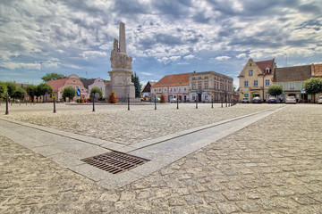 Rydzyna Rynek Główny - Ratusz © sanzios