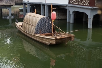 Obraz premium Traditional boat in Yuyuan garden, Shanghai, China
