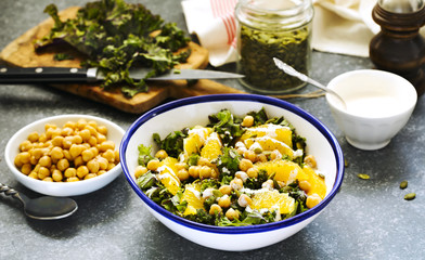 Kale, orange and chickpeas salad