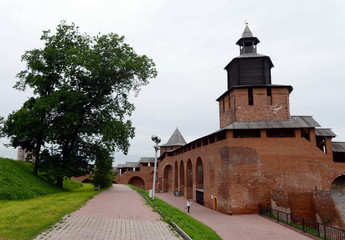 Fototapeta na wymiar The clock tower of the Nizhny Novgorod Kremlin.
