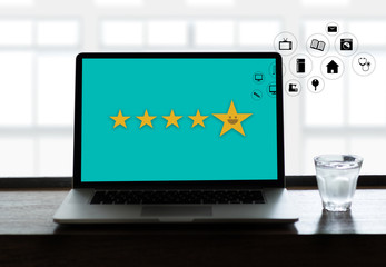 Fototapeta premium pressing smiley face emoticon The Customer Service Target Business Customer review give a five star