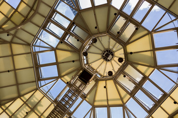 Glaskuppel von unten