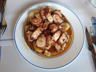 DELICIOSO PULPO COCINADO