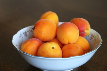 Naklejka na ściany i meble Fresh apricots on table