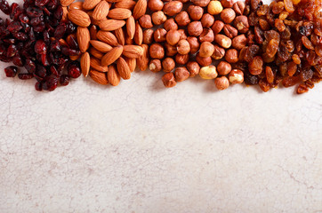 Nuts (almond and hazelnut), cranberry and raisin