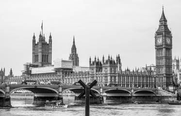 Fototapeta na wymiar Wide angle view over Westminster Bridge and Big Ben