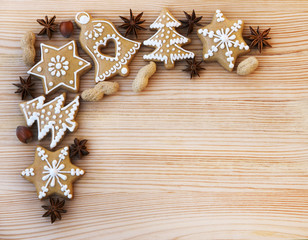Christmas background, Gingerbread, Weihnachten, Advent, Lebkuchen, auf Holz, Textraum, copy space