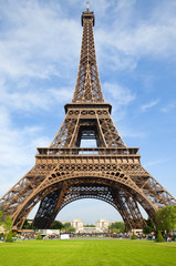 A Triumph of Genius, Paris city of lovers