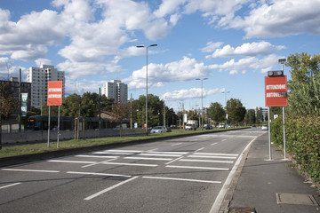 segnaletica  stradale  in prossimità di  autovelox
