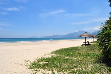 Hong Kong and Vietnam exotic, minimal Vievs