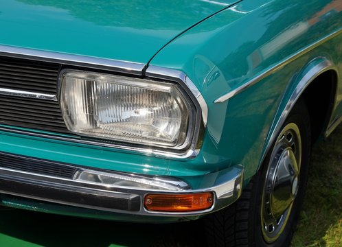 Front eines Deutscher Oldtimers der Mittelklasse 