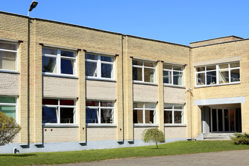 School building. Exterior view of school.