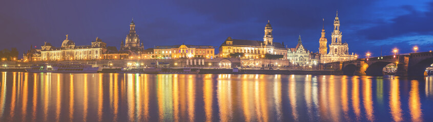 Obraz na płótnie Canvas Panoramic image of Dresden, Germany